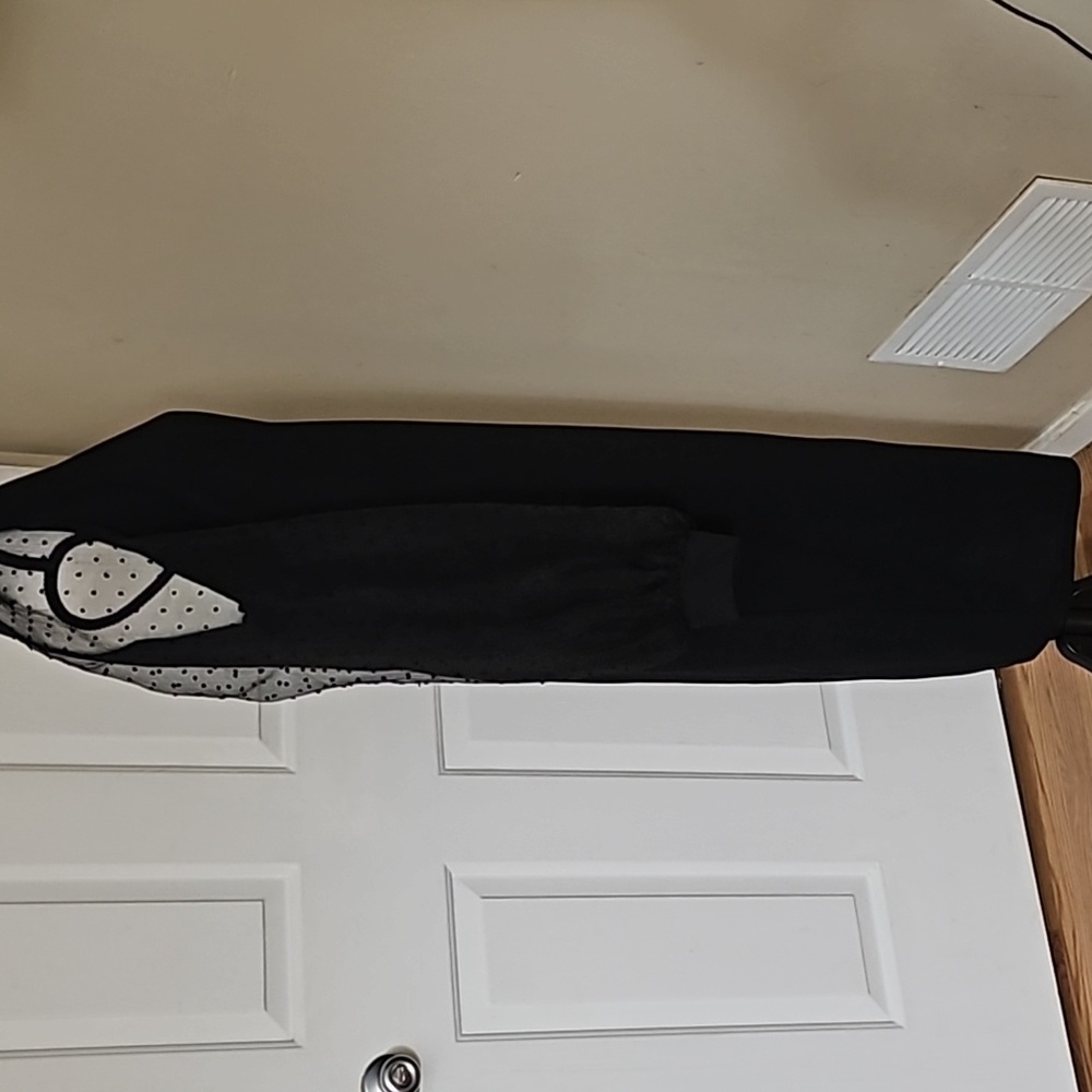 Dress - Picture 3 of 4